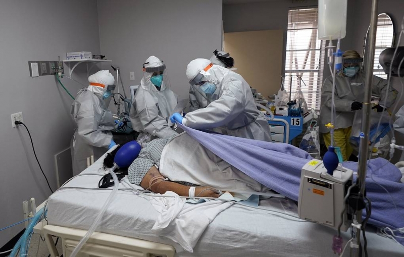 В США от последствий коронавируса умерли полмиллиона человек