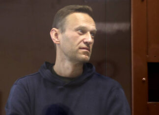 Ветеран войны потребовал публичных извинений от Навального за клевету