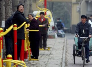 Власти Китая планируют повысить пенсионный возраст