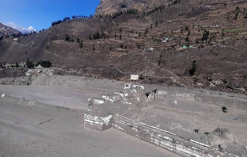 Власти уточнили число погибших и пропавших при сходе ледника в Индии

