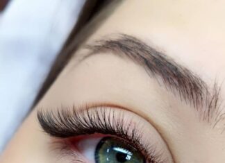 Наращивание ресниц в салоне красоты Bloomnails