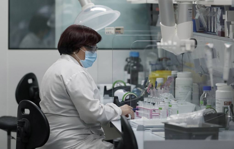 AP: ВОЗ представила четыре возможных сценария передачи коронавируса человеку