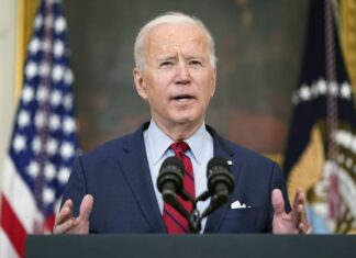 Байден заявил о намерении добиваться запрета оборота штурмового оружия в США