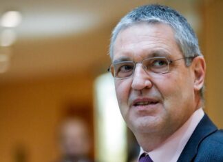 Bloomberg: посол ЕС в РФ предложил разработать новую стратегию в отношениях с Россией