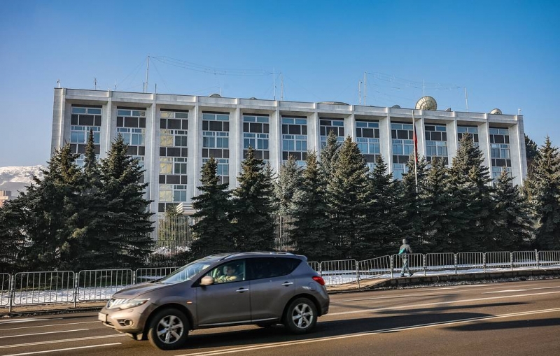 Болгария объявила двух сотрудников российского посольства персонами нон грата