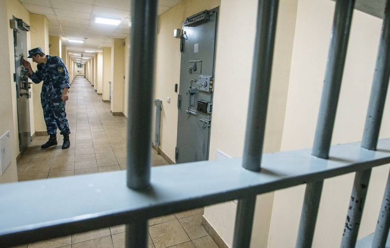 Экс-сотрудника департамента госзакупок Минобороны приговорили к 6,5 года колонии за взятку