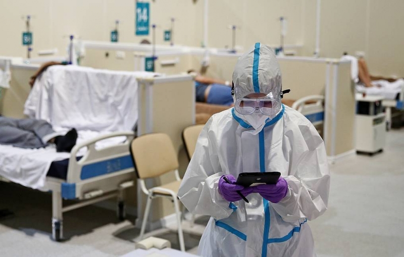 Эксперт рассказала, когда заболеваемость COVID-19 может заметно снизиться

