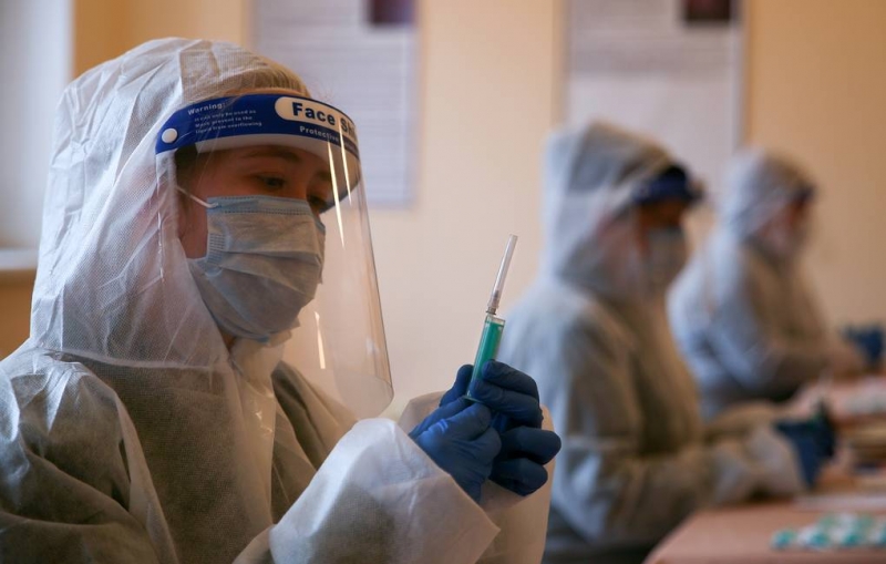 Эксперт советует привиться повторно при низком числе антител после вакцинации от COVID-19