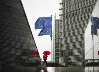 ЕС продлил на шесть месяцев индивидуальные санкции против России по Украине