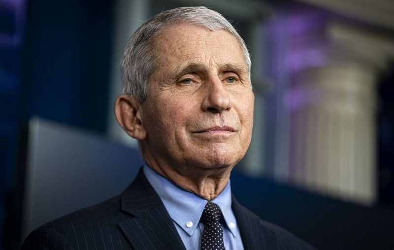 Главный инфекционист США положительно оценил вакцину "Спутник V"