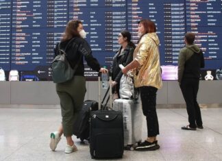 Источник: авиавласти РФ и ОАЭ согласовали выполнение всех чартерных рейсов между странами