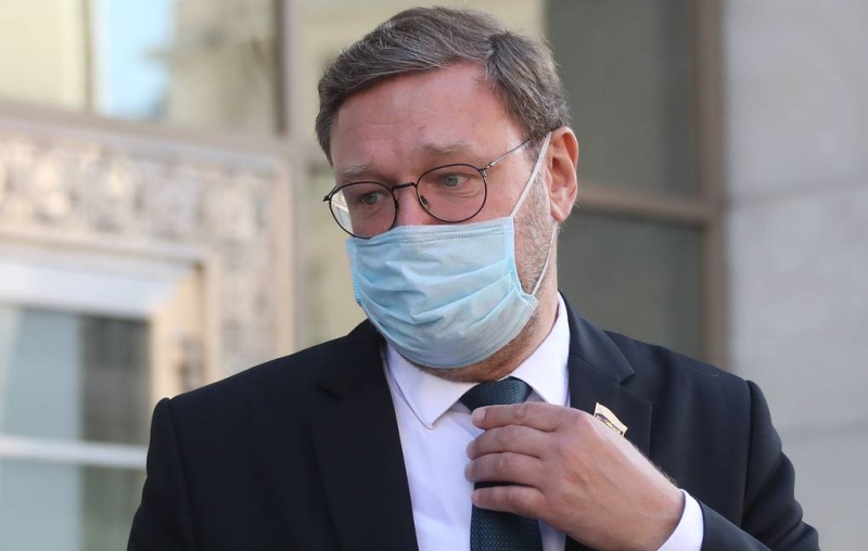 Косачев назвал обвинения РФ в дезинформации о вакцинах США недобросовестной конкуренцией