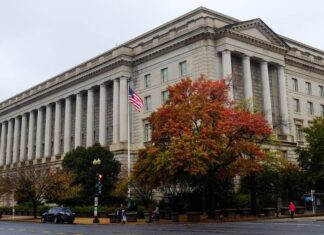 Минторг США расширит экспортные ограничения в отношении России из-за инцидента с Навальным