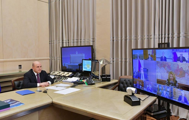 Мишустин предложил привлекать родителей к контролю питания в школьных столовых

