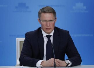 Мурашко заявил, что эпидемия коронавируса в России немного отступила