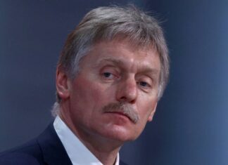 Песков назвал возмутительными утверждения США о якобы отравлении Навального