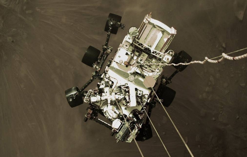 Планетоход Perseverance впервые проехал по поверхности Марса
