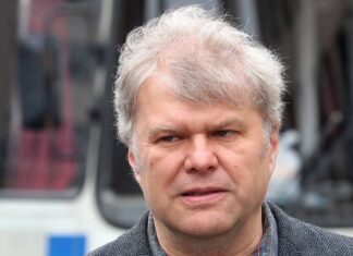 Полицейские задержали депутата Мосгордумы Митрохина за участие в митинге 23 января