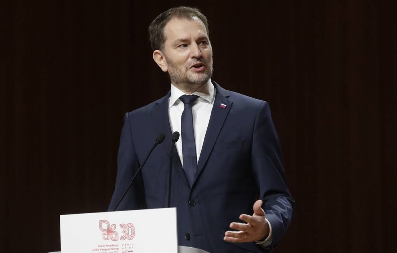 Премьер Словакии заявил, что страна не станет отказываться от использования "Спутника V"