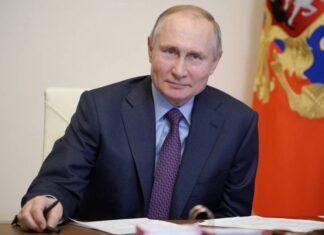 Путин сделал прививку от коронавируса