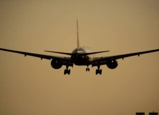 Самолет из Москвы с неисправными закрылками благополучно сел в Краснодаре