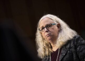 Сенат Конгресса США впервые утвердил трансгендера на федеральную должность