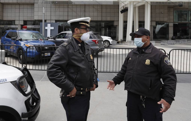 Шесть человек пострадали из-за случайного подрыва самодельной бомбы в школе в США