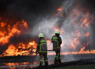 СМИ: при взрыве на НПЗ в Индонезии пострадали 20 человек