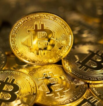 Стоимость биткойна превысила $57 тыс.