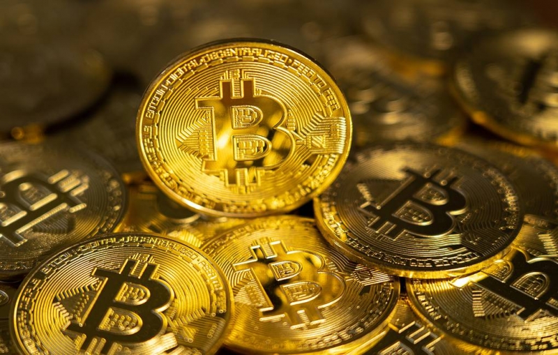 Стоимость биткойна превысила $57 тыс.