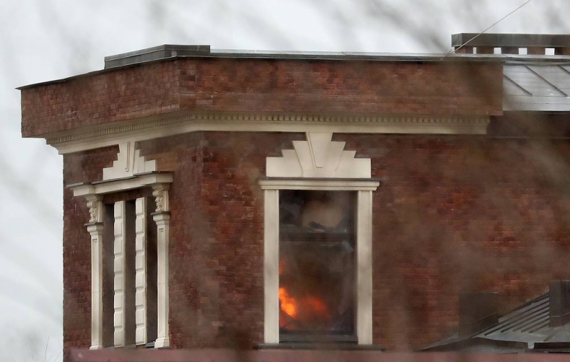 Стрелявший в Подмосковье по силовикам мужчина, предварительно, погиб в горящем доме