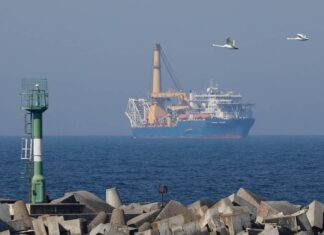 Трубоукладчик «Академик Черский» прибыл к месту укладки «Северного потока — 2»