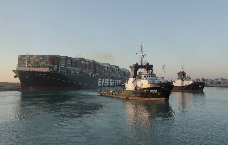 Управление Суэцкого канала косвенно возложило вину за инцидент на капитана судна