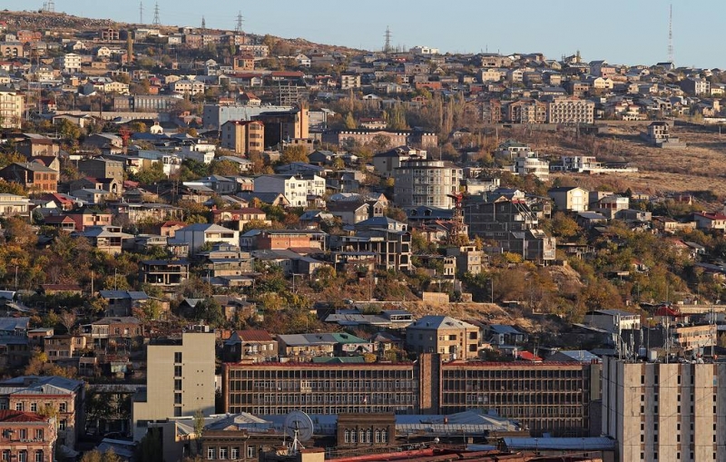 Уволенный глава Генштаба ВС Армении останется на посту до окончательного решения суда