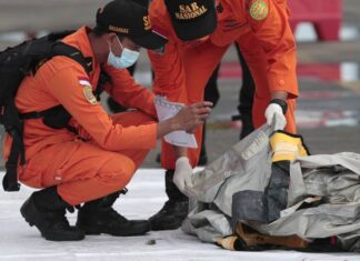 В Индонезии обнаружили речевой самописец разбившегося в январе Boeing 737