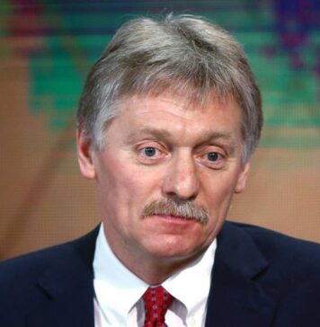 В Кремле считают новые санкции против граждан России вмешательством в дела страны