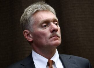 В Кремле считают обоснованными меры, обязывающие иностранные сайты выполнять законы РФ