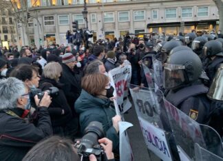 В Мадриде устроили акцию в поддержку осужденного рэпера