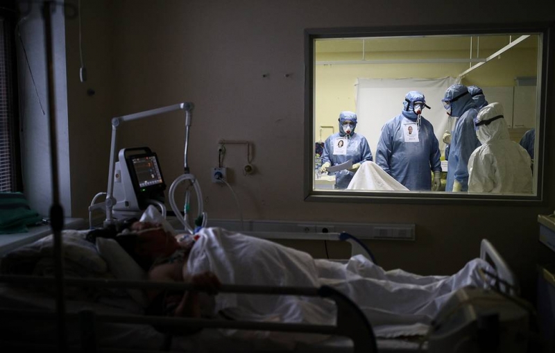 В России за сутки выявили 11 024 заразившихся коронавирусом