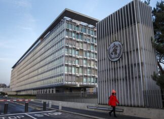 ВОЗ пока не рекомендует вводить «иммунные паспорта» для путешественников