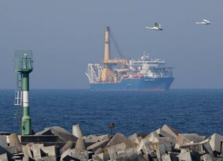 «Академик Черский» начал укладку «Северного потока — 2» в водах Дании