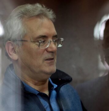 Белозерцев признался в получении 20 млн рублей от Шпигеля