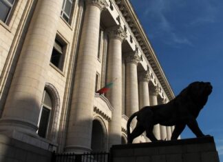 Болгария заподозрила группу россиян в организации взрывов на оружейных заводах