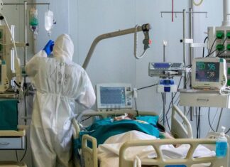 Число заразившихся коронавирусом в России выросло за сутки на 8 731