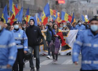 Демонстрации против ограничительных мер из-за пандемии прошли в Румынии