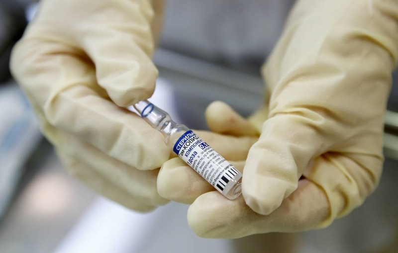 Еврокомиссар считает, что "Спутник V" в случае допуска придет в ЕС "слишком поздно"