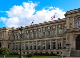 Франция призвала Россию пояснить цель передвижения войск у границы с Украиной