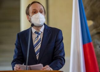 Глава МИД Чехии обратился к странам НАТО за помощью «парализованному посольству» в Москве