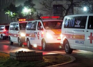 На востоке Тайваня пассажирский поезд сошел с рельсов