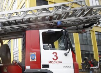 Площадь пожара на складе с бытовой химией в Люберцах выросла до 6 тыс. кв. м